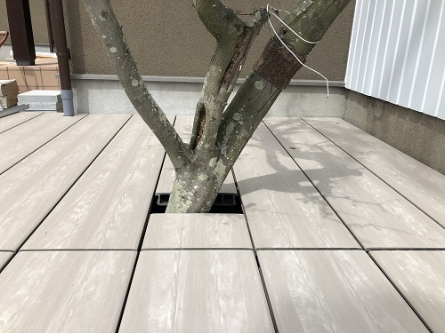 新潟市東区 ウッドデッキ 植栽 外構リフォーム 外構リノベ 外構リノベーション 外構デザイン 外構設計 ウッドデッキ 白いウッドデッキ