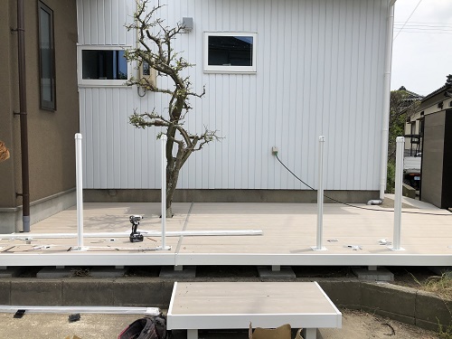 新潟市東区 ウッドデッキ 外構デザイン 外構設計 エクステリア 外構リフォーム ウッドデッキ